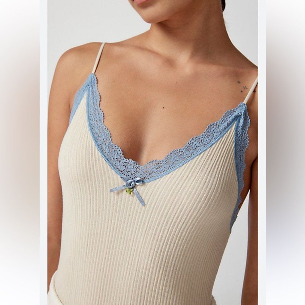 Urban Outfitters Out From Under Lace Trim Bodysuit Cream Blue Women’s Small